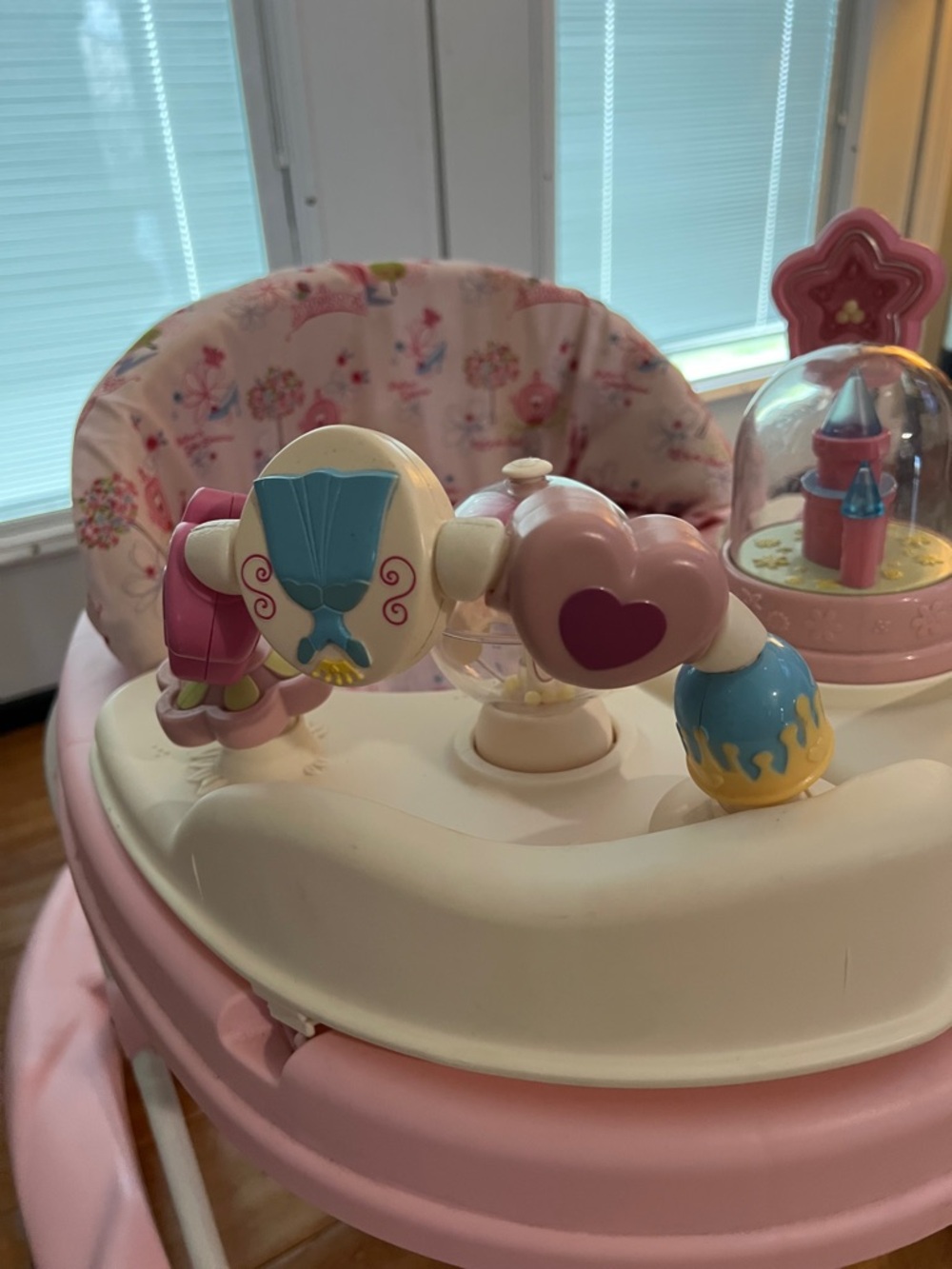 Disney Princess Baby Walker - Picture 6 of 8
